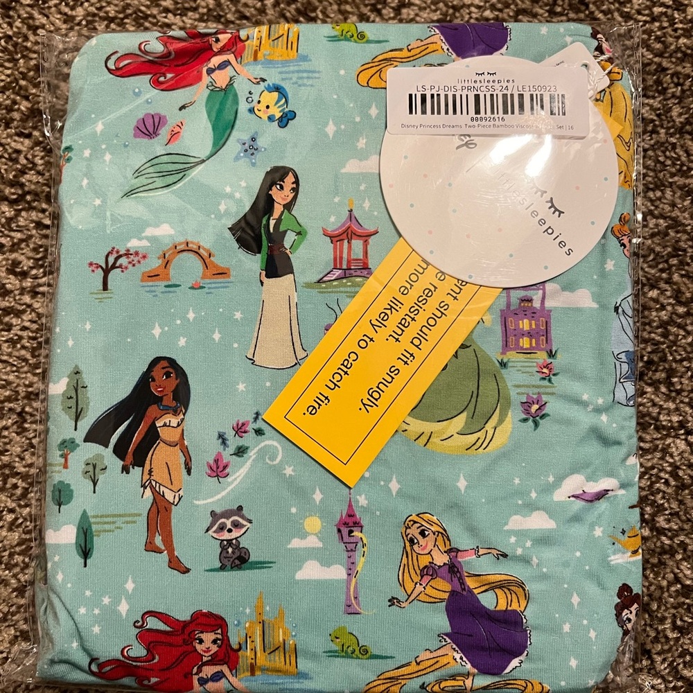Little sleepies Disney Princess Dreams size 16 set